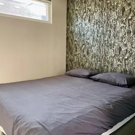Cozy And Private Close To The