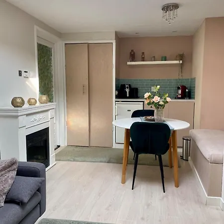 Cozy And Private Close To The Appartement *