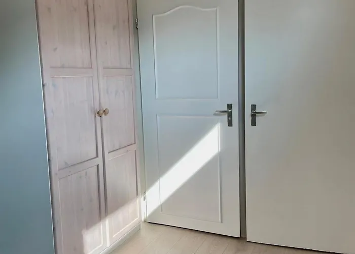 Cozy And Private Close To The * Oss